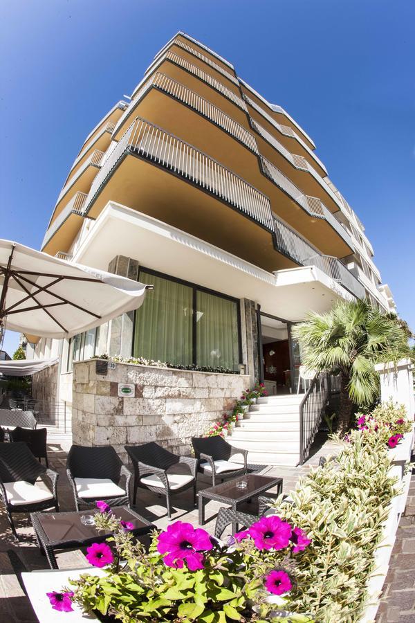 Hotel Brig Cattolica Exteriör bild